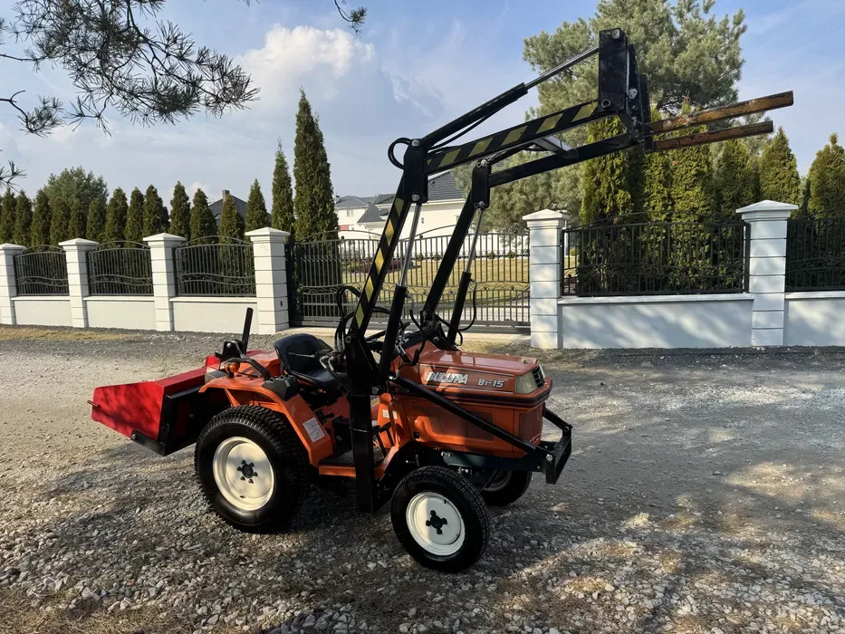 Minitraktorek Kubota 4x4 z turem - zdjecie 6