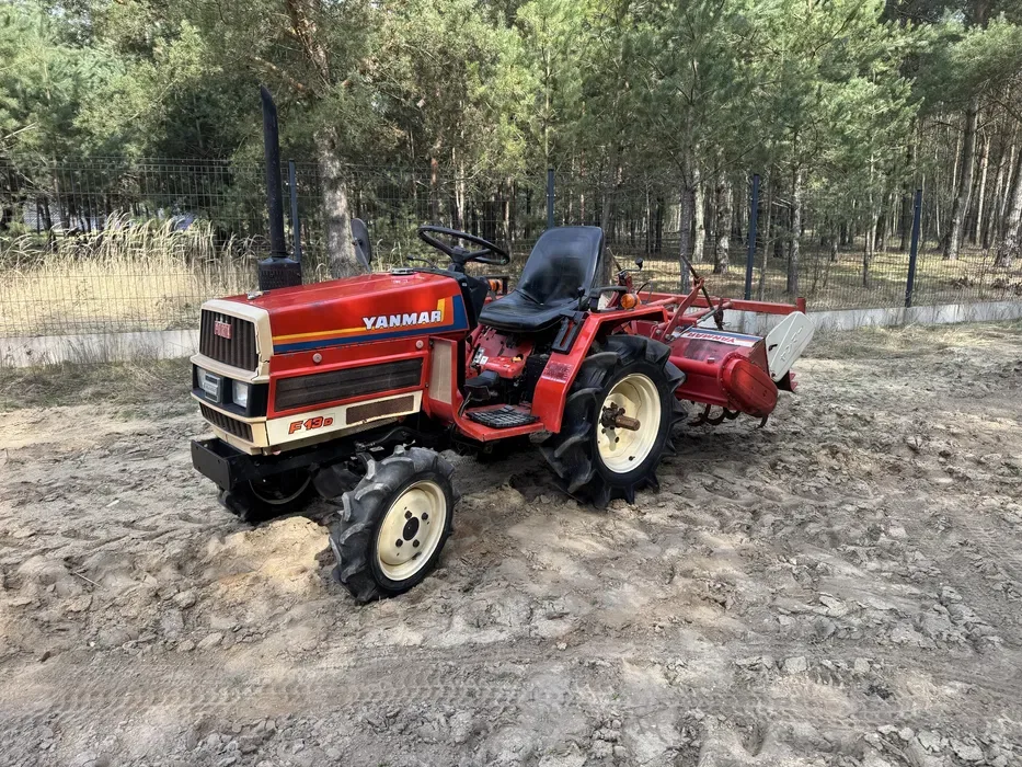 Minitraktorek Yanmar 4x4 z glebogryzarka