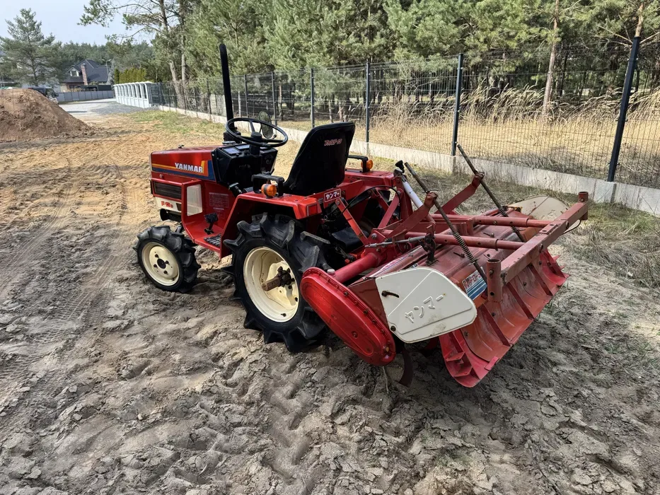 Minitraktorek Yanmar 4x4 z glebogryzarka - zdjecie 3